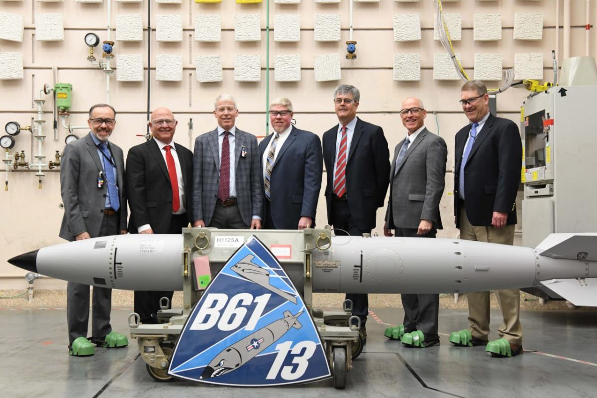 B61-13 створили на основі авіабомби B61-12 / фото energy.gov