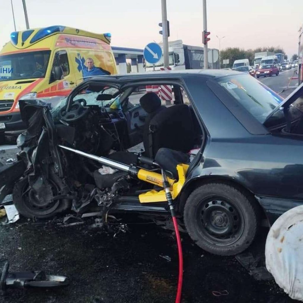 Страшна ДТП на виїзді з Дніпра: з’явилася інформація про загиблих