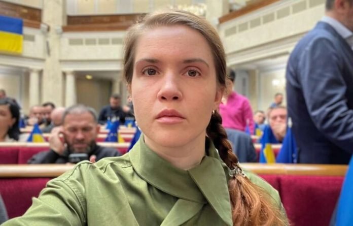 Мар’яна Безугла потрапила в скандал через нападки на Залужного: нардепку вимагають звільнити