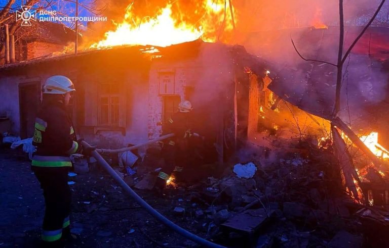 У Дніпрі на Пирогова пожежа знищила приватний будинок