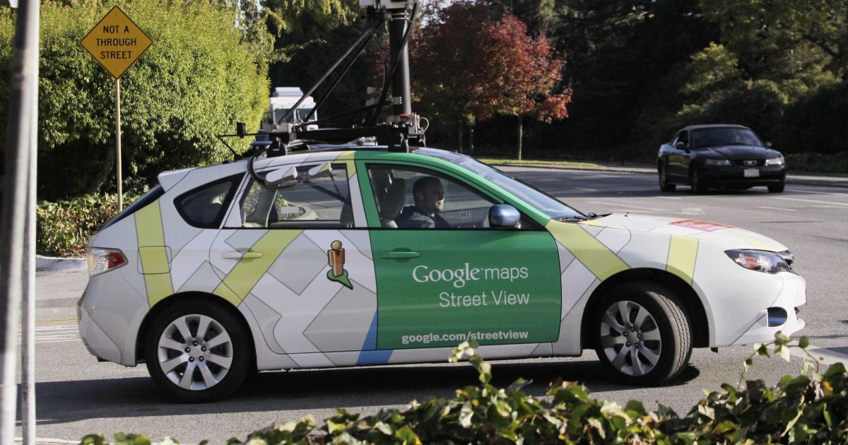 Автомобіль Google Street View, який здійснює знімки на вулицях