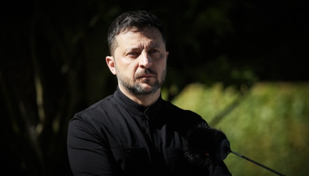 Показ сили може змусити Путіна сісти за переговорний стіл - Зеленський