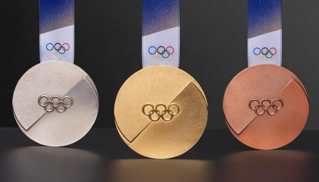 Італія представила дизайни медалей для зимових Олімпійських ігор 2026