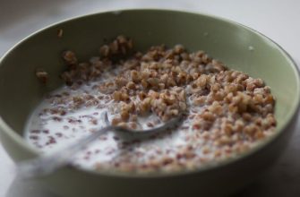 Гречка з кефіром на сніданок для зниження ваги