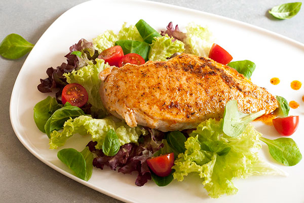 Салат з курячою грудкою