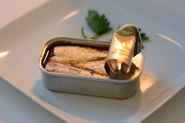 Сардини в олії