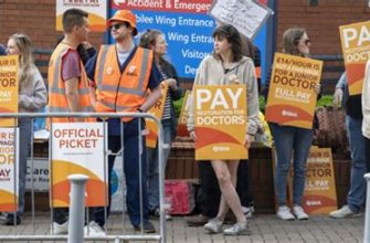 Молодые медики в Англии стартуют 5-дневную акцию протеста из-за низких зарплат