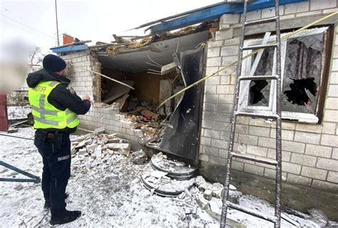 Нічний напад дронів та ракет на Київську область: опубліковані фотографії наслідків