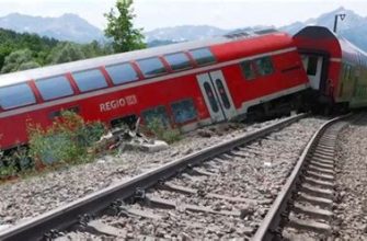 В Германии сошла с рельсов пассажирская электричка: есть потеря и раненые