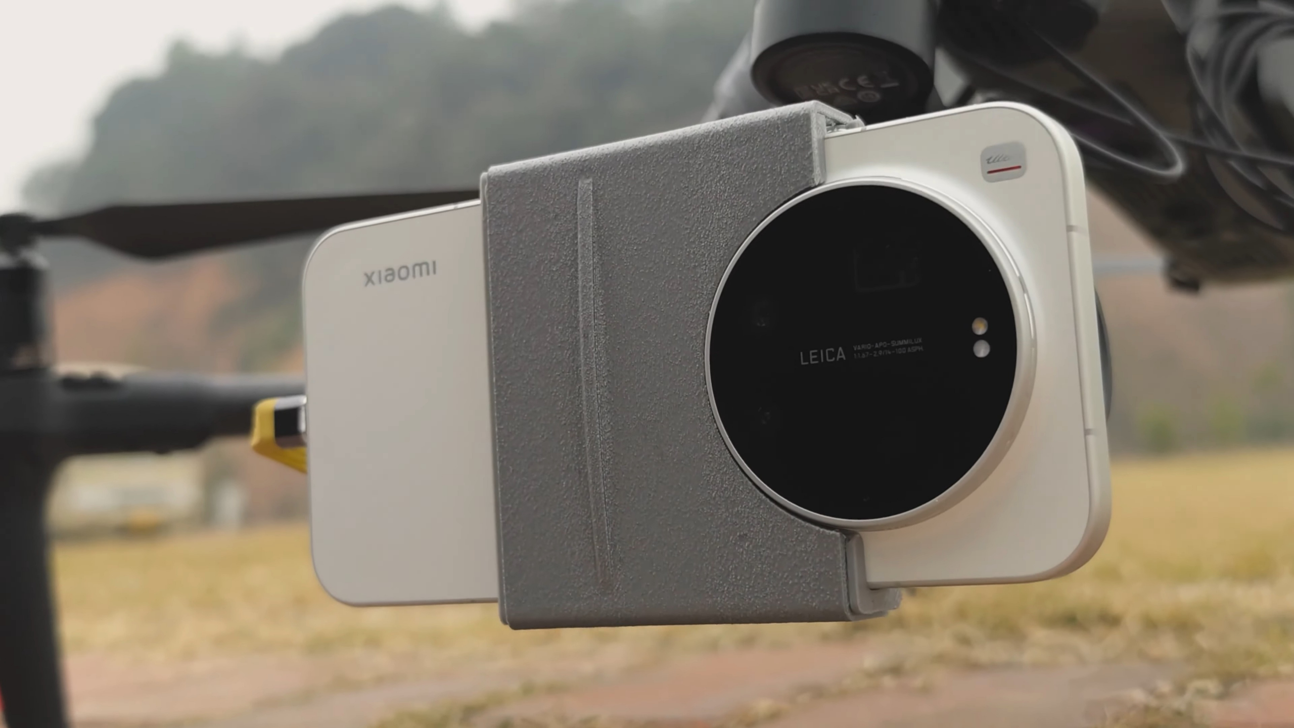 Xiaomi 17 Ultra знімає феєрверк з дрона та демонструє себе з різних ракурсів у офіційних відеоматеріалах